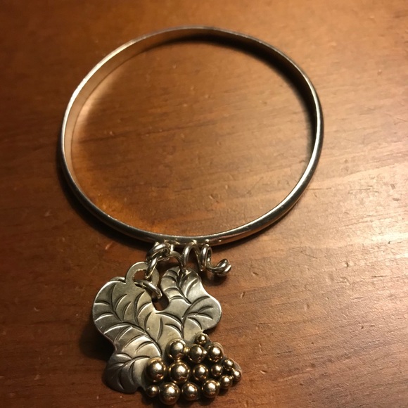 Handcrafted grapevine bracelet - Picture 1 of 3